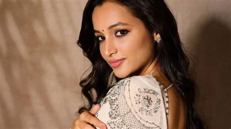 Srinidhi Shetty Reveals What Kept Her Secure Post-KGF Criticisms ...