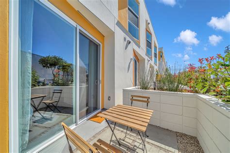 Photo 20 of 71 in Cocoon 63 by lee johnson - Dwell