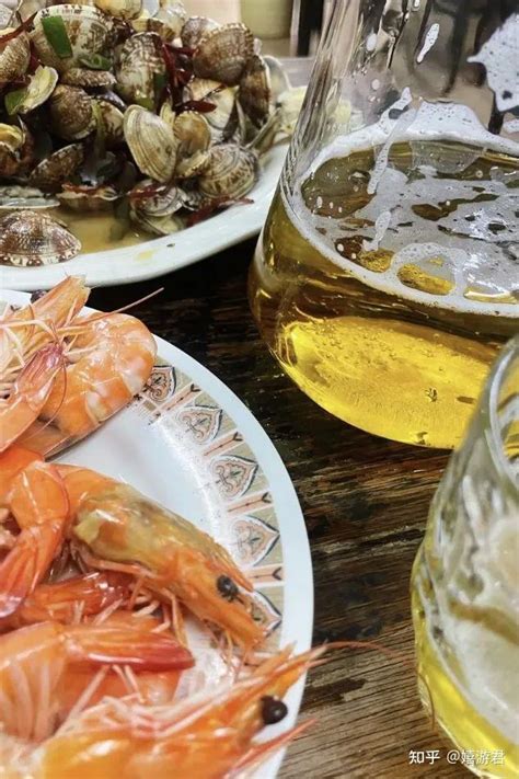 青岛特色啤酒屋，500元买6种海鲜加工，喝鲜啤吃长脚蟹【唐哥美食】 - YouTube