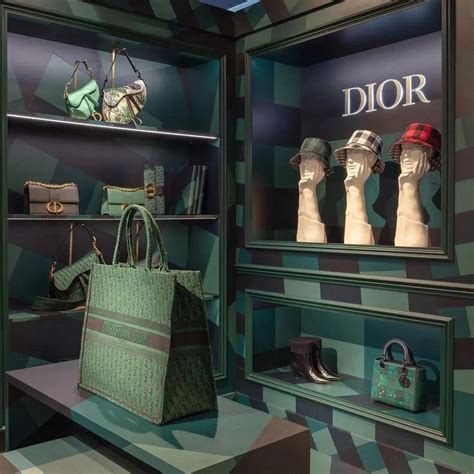 陈列师送什么礼物最新素材