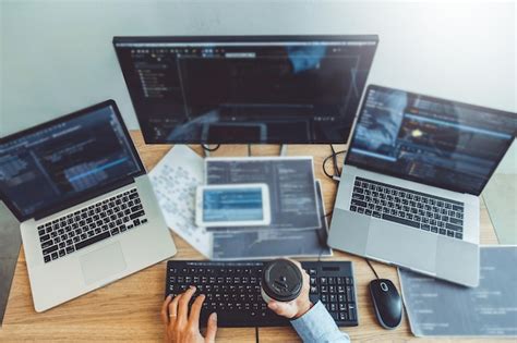 No Hands Person Using Computer 的图像结果