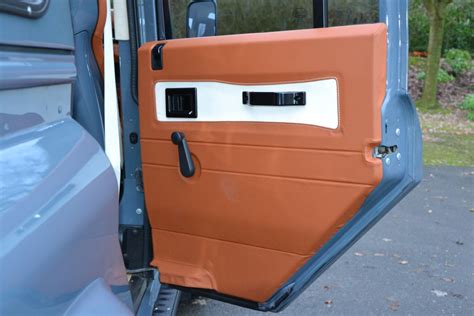 Land Rover Defender 110 Tophat 6.2 V8 Corvette - Classic Park Cars