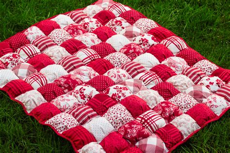 Make an Ombre Puff Quilt with Heirloom Red