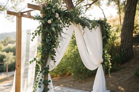 12+ Creative DIY Backdrop Ideas for Weddings