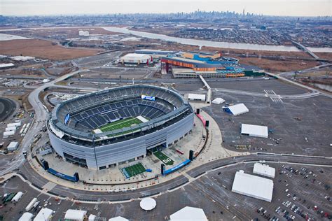 https://stadiumdb.com/pictures/stadiums/usa/meadowlands_stadium/meadowlands_stadium18.jpg