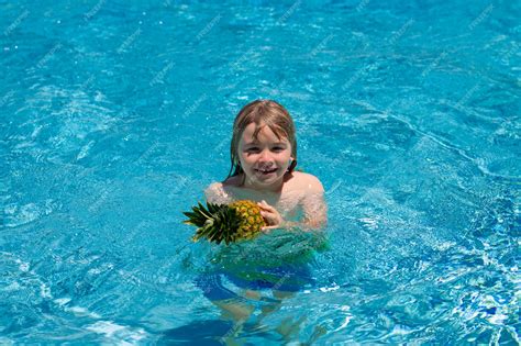 Summer Kids Swimming 的图像结果