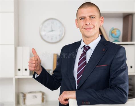 Male Businessman 的图像结果