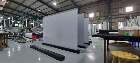 72-120'' Inch Floor Rising Projection Screens for 4K UST