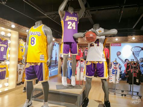 NBA全新旗舰店在曼哈顿开张 成为唯一一家NBA实体店