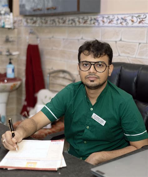 Meet Our Dentists & Dental Assistances | Smile For All Kolkata