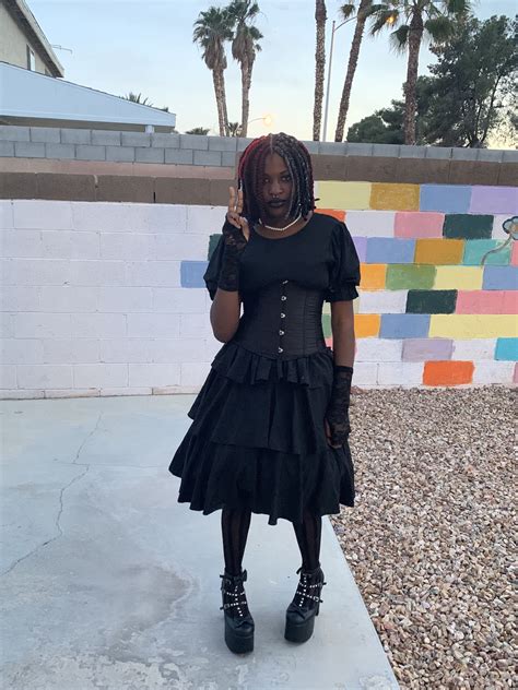 black goth | Lolita fashion, Outfit inspirations, Alternative girls