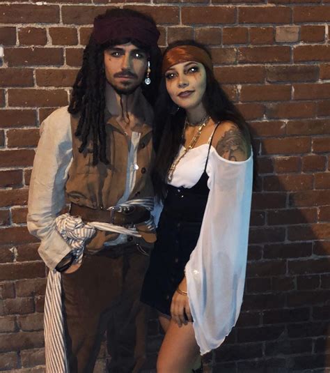 Couples pirate costume | Pirate halloween costumes, Halloween costumes ...