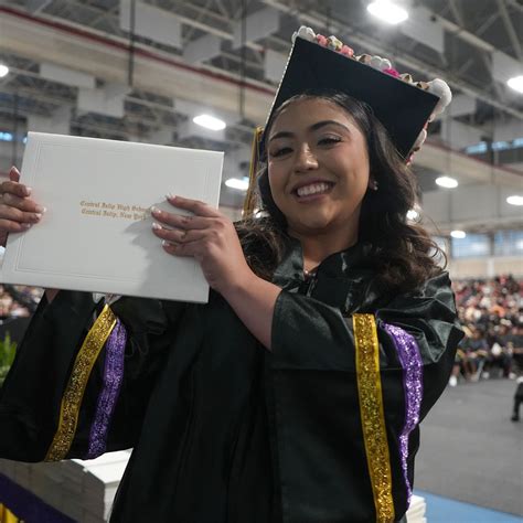 Commencement Honors Central Islip High School graduates | News Details