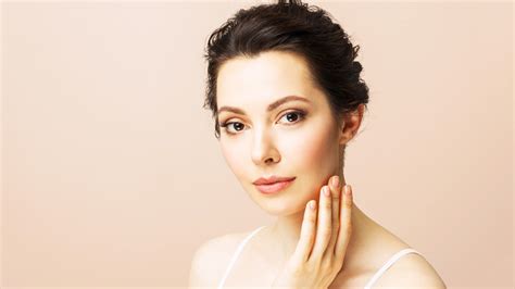 चेहरे पर विटामिन ई कैप्सूल कैसे लगाएं?| How to Apply Vitamin E Capsule ...