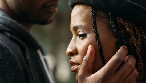 14 Biggest Signs You are in a Situationship - lifeberrys.com
