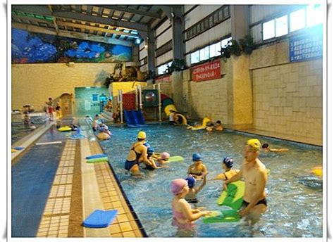 游泳池課程(水中有氧/寶寶游泳/團體班課程)|桃園市平鎮國民運動中心