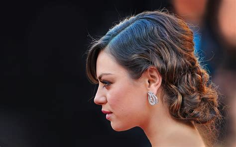 Mila Kunis HD Wallpapers