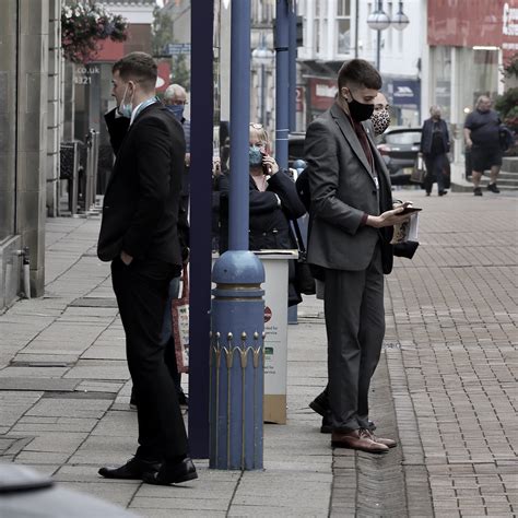 People in Town Photography 的图像结果