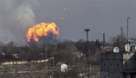 烏克蘭一彈藥庫爆炸升起蘑菇雲 上萬人疏散 - 壹讀
