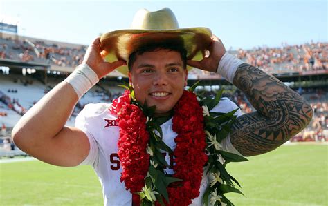 Oklahoma's Dillon Gabriel wowed fans with his…