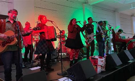 The Ohio City Singers - A Town Called Christmas , Gordon Green ...