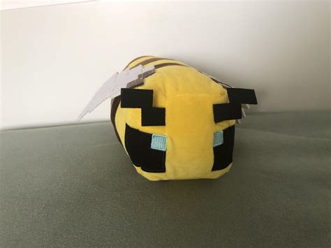 Name my Minecraft bee-plushie (top comment wins) : r/BisexualTeens