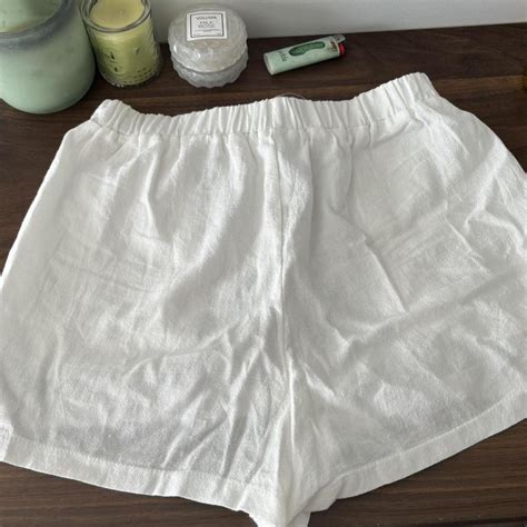 White linen shorts • Bushpop