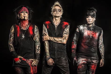 Sixx: A.M. > Loudwire