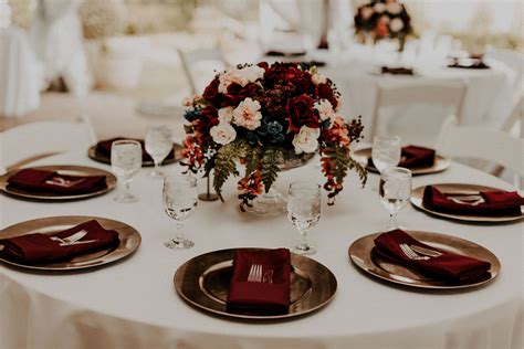 Burgundy Table Scapes | Photo by Jamie Dunn Photography | Richmond, VA ...