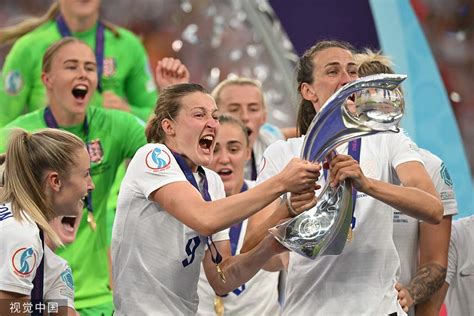 英格兰女足在女足世界杯预选赛在赛中，以10:0大...