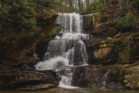 A Complete Hiking Guide For Little Bradley Falls - Saluda, NC