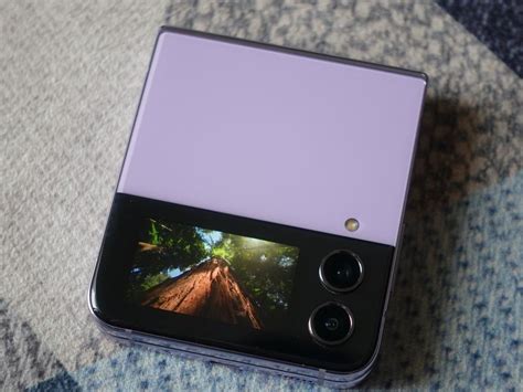 Samsung Galaxy Z Flip 4 Review : Flex, flip or flick - this unique ...