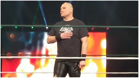 Ex-WWE star Cain Velasquez gets a hero's welcome upon returning to ...