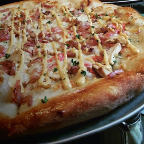 Dewey's Pizza menus in St Charles, Missouri, United States