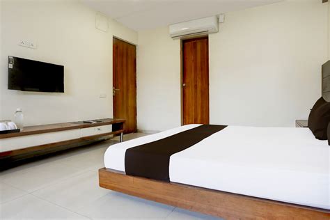 Super Townhouse Prahladnagar formerly Metro Inn, Townhouse Ahmedabad ...