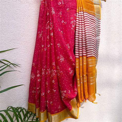 Shop Linen Printed Saree Online I Chinese Red – The Thread Weavers
