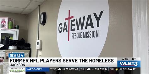 Former NFL Players serve food to homeless ahead of Thanksgiving