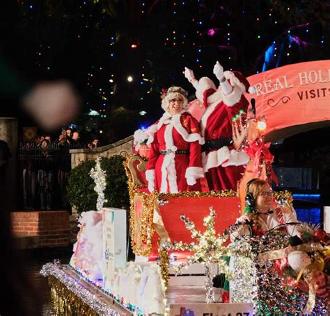 Ford Holiday River Parade | San Antonio Christmas Event