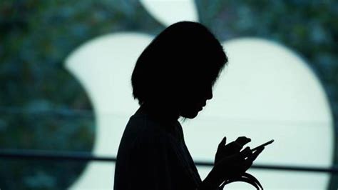 中国南阳一公司员工买苹果手机或遭辞退 – 博聞社