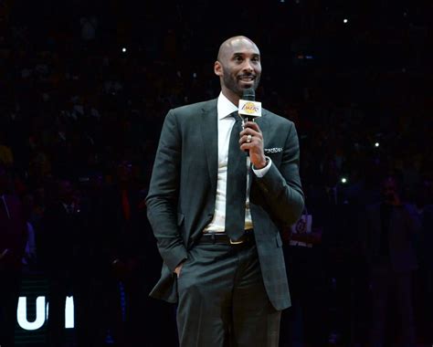 [100+] Kobe Bryant Retirement Wallpapers | Wallpapers.com