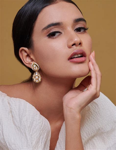 Curio Cottage - Finest Ethnic and Designer Jewelry Collection