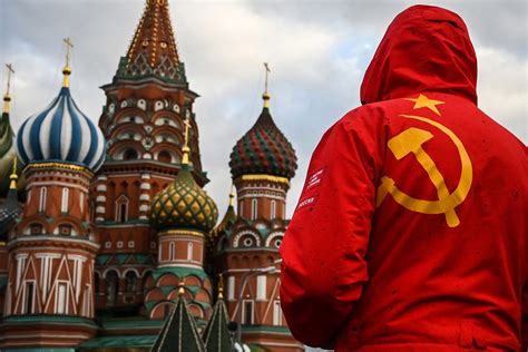 How Putin's beloved Soviet Union fell apart