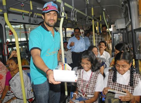 ‘Toxic’ star Yash’s throwback pic distributing movie pamphlets in ...
