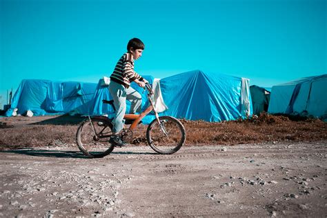 Conflict Impact: One Billion Remain in Poverty Amid Global Strife