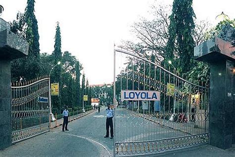 Loyola Alumni recall good old college days