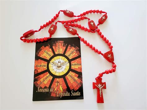 Buy Metodo para Rezar la Novena al Espiritu Santo y Rosario de Madera ...