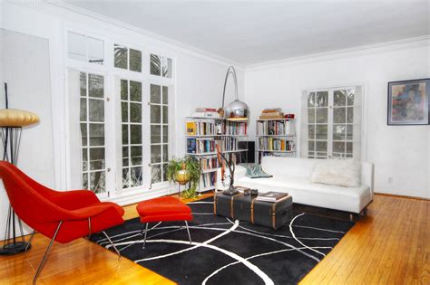 2203 N Beachwood Dr | NINA CHEA - LOS ANGELES REAL ESTATE