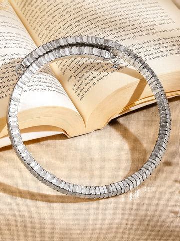 Necklace And Chains – Rubans