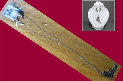 GUN Pistol Revolver Antique Skeleton Crystal KEYS Silver Cowboy Police ...