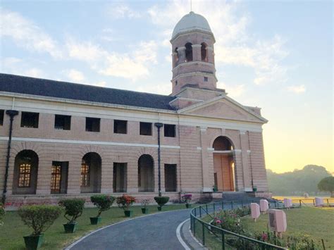 Forest Research Institute at Dehradun | Meer